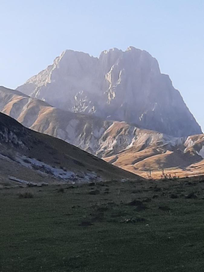 B&B La Casa Dei Nonni Assergi Bagian luar foto